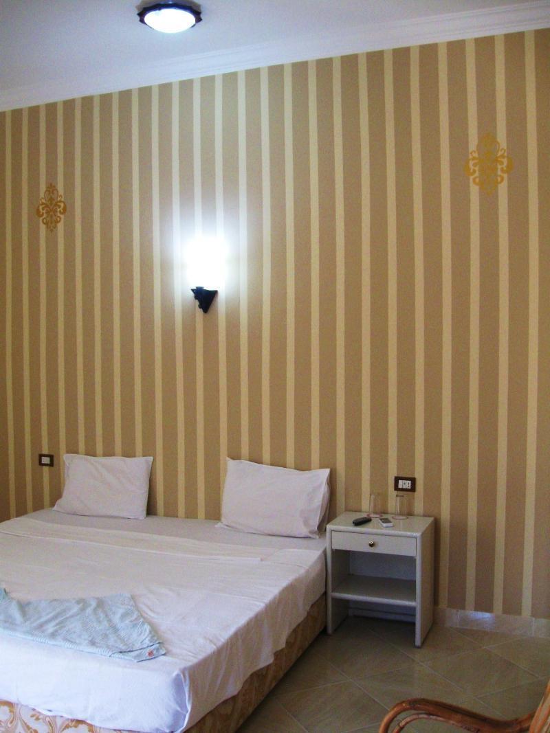 Nile Valley Hotel Luxor Buitenkant foto