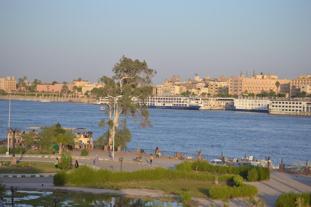 Nile Valley Hotel Luxor Buitenkant foto